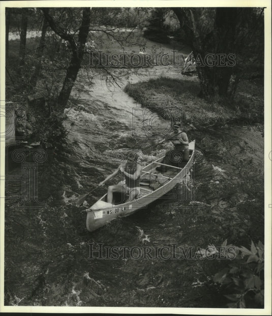 1993 Pair of canoeists at Pewaukee River Run - Historic Images
