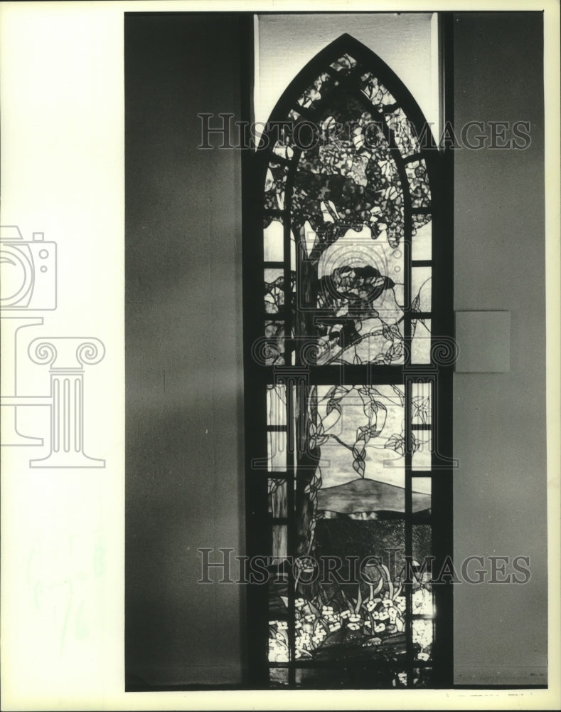 1984 Press Photo Glass artist Paul Phelps church window frame handiwork - Historic Images