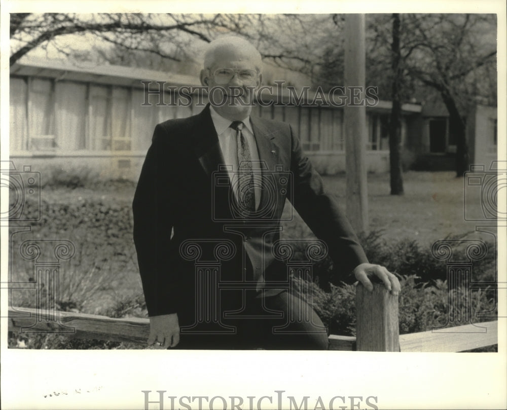 1992 Press Photo David Peterson, Parkman principal, Mukwango, Wisconsin schools - Historic Images
