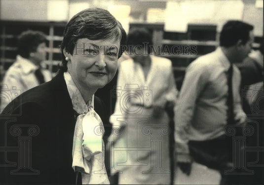1987 Sara Jerome, Nicolet High principal, approves no smoking policy - Historic Images