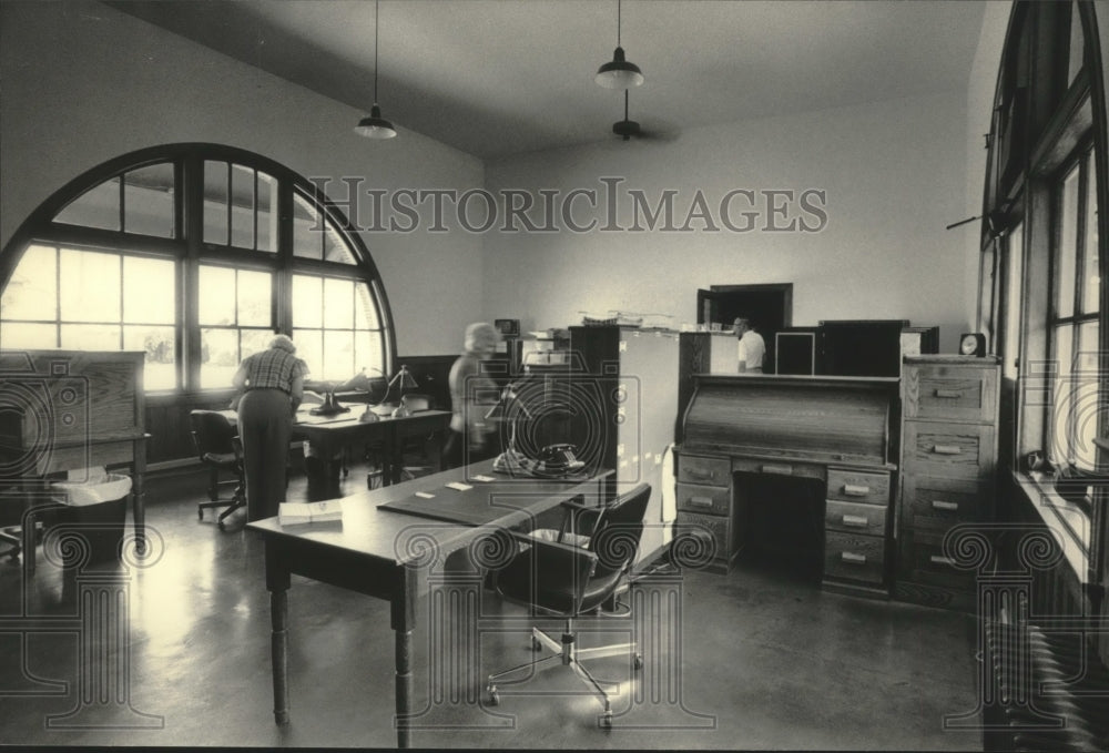 1985 Press Photo Open House at the old South Milwaukee train depot - mjb82273 - Historic Images