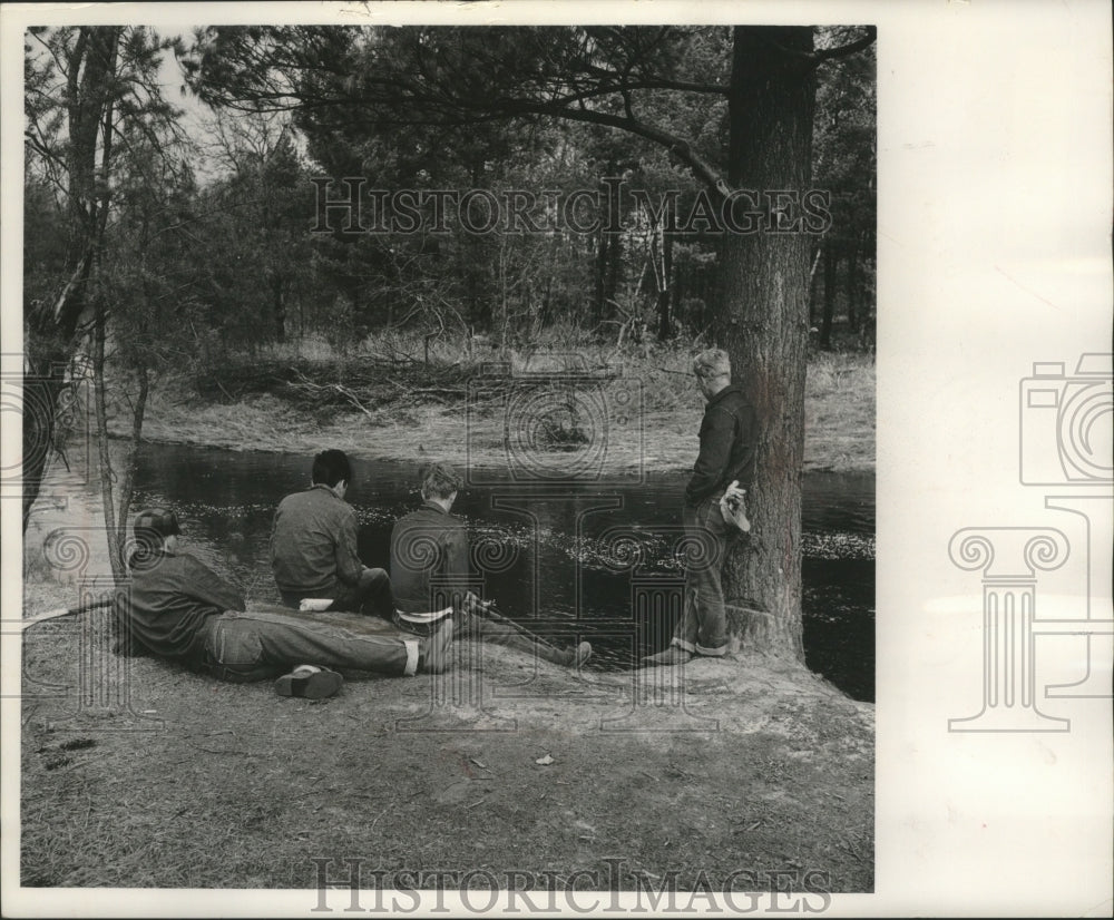 1963 Press Photo Anglers fish in Morrison Creek - mjb82316-Historic Images
