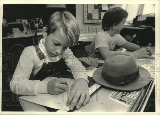 1991 Waukesha student, Mike Sinkula writes to Troops in Persian Gulf-Historic Images
