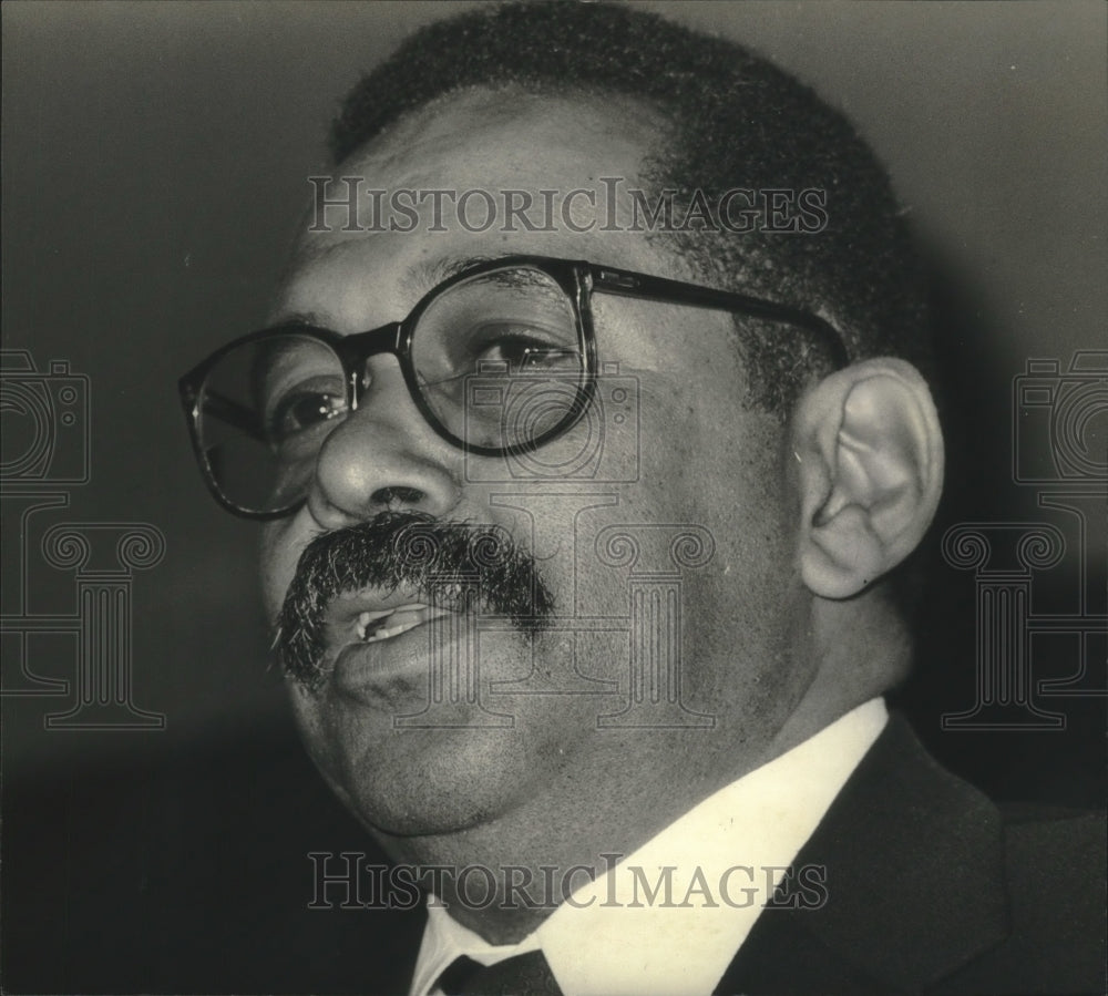 1982 Press Photo Clarence M. Pendleton Jr., US Commission on Civil Rights - Historic Images