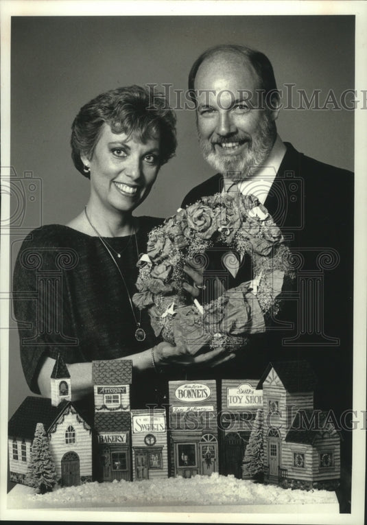 1989 Marie Petersen and Lyle Clapper show off crafts, Milwaukee.-Historic Images