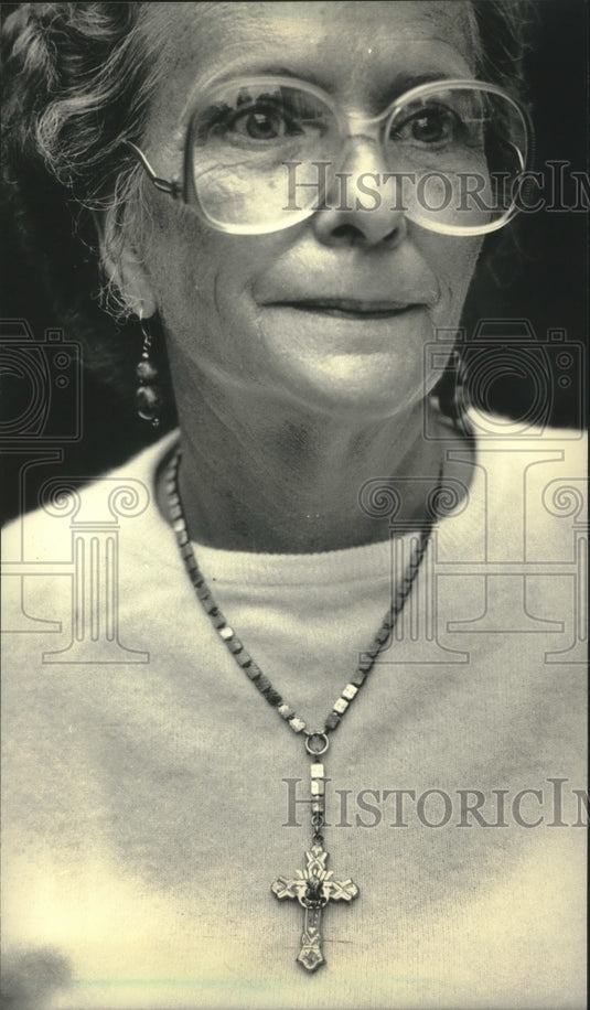 1986 Joyce Heinrich, of Wauwatosa, talks about her family history - Historic Images