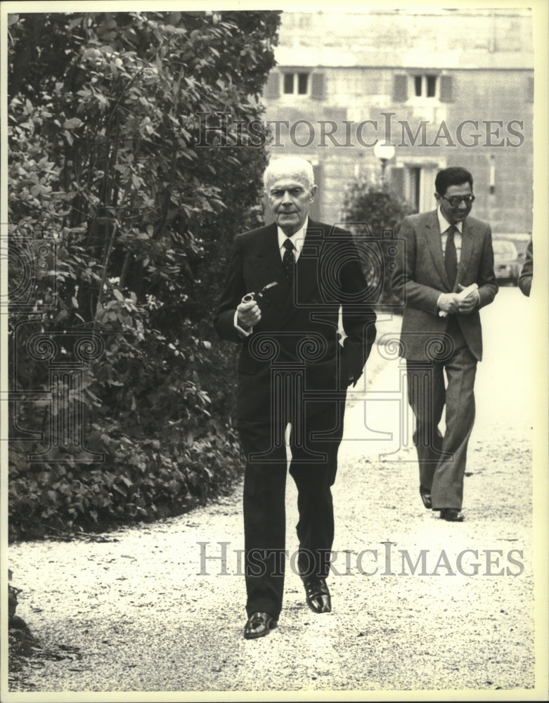 1981 President Sandro Portini of Italy strolls garden of Palace,Rome - Historic Images