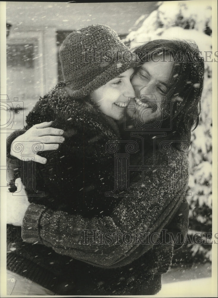 1981 Press Photo Ma Amrita Pritam and Samir, outside commune in New Jersey - Historic Images