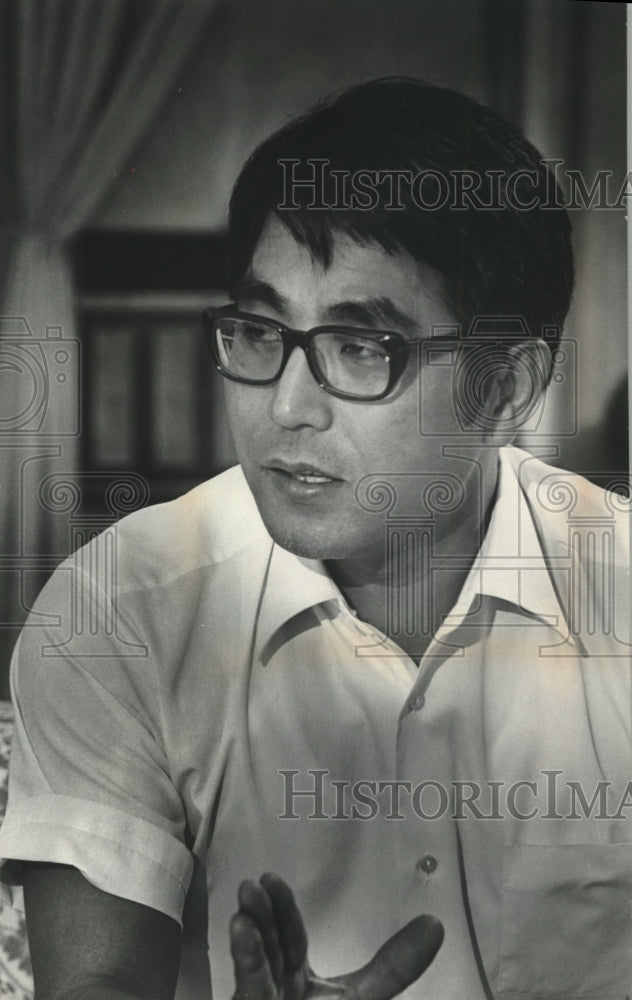 1976 Press Photo Yukio Itoh teaches Spanish at Franklin High School - mjb83223 - Historic Images