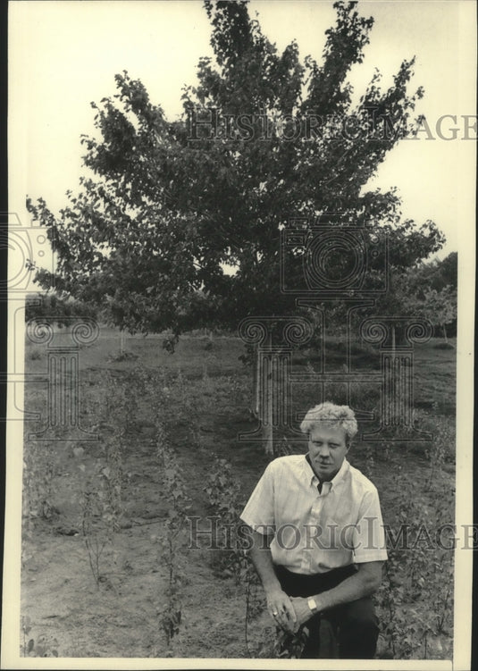 1985 Press Photo Mark Jetzer, president of Wisconsin Nurserymen's Association - Historic Images