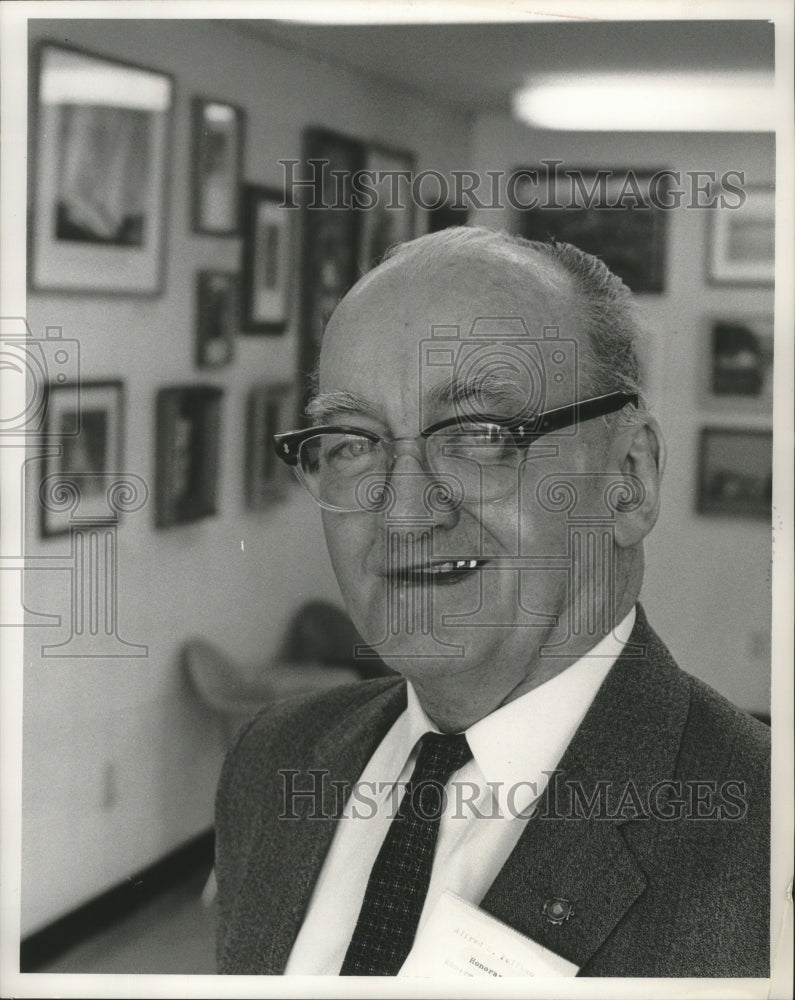 1963 Press Photo Alfred Pelikan of Fox Point, Wisconsin - mjb83387-Historic Images