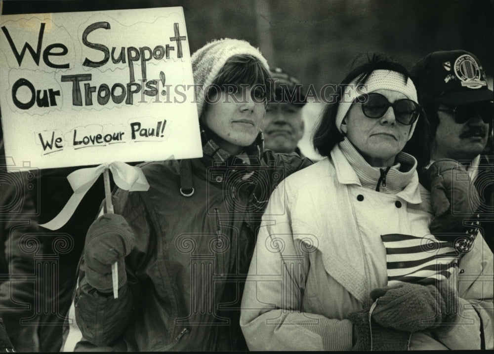 1991 Madison Native, Jori Olsen-Lenon, With Mother at Anti-War Rally - Historic Images