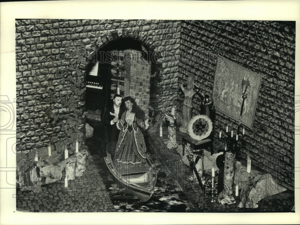 1992 Press Photo A miniature display of "The Phantom of the Opera" - mjb83565 - Historic Images