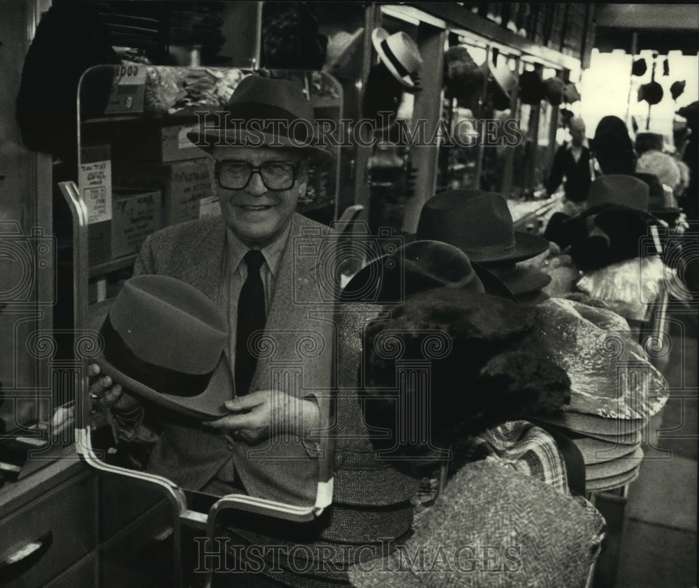 1990 Jerry Kahn, Jac F Donges hat &amp; glove shop, Milwaukee-Historic Images