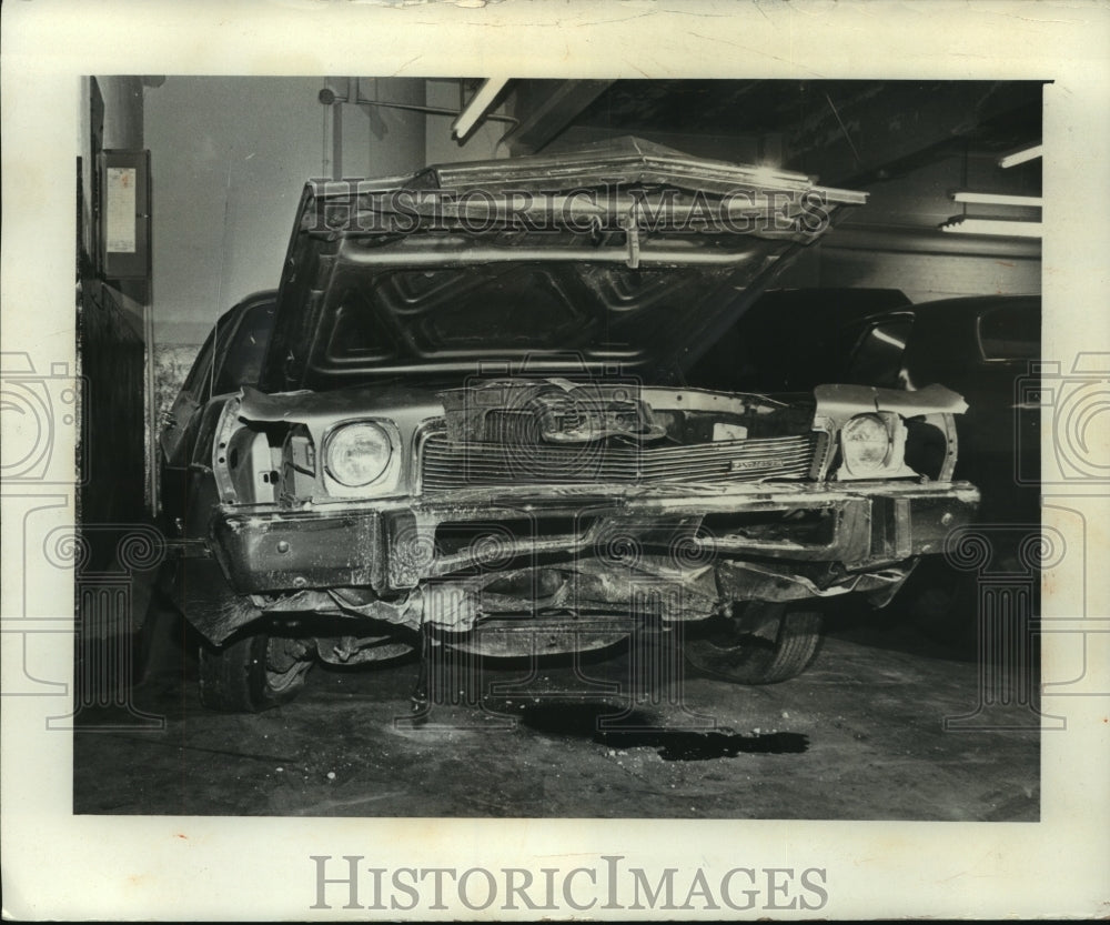 1976 Press Photo Milwaukee Alderman John Kalwitz in accident with city car - - Historic Images