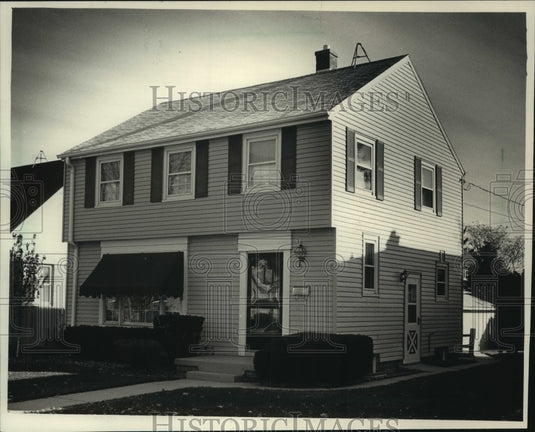 1988 Press Photo Alderman John Kalwitz's home's value raised after reassessment - Historic Images