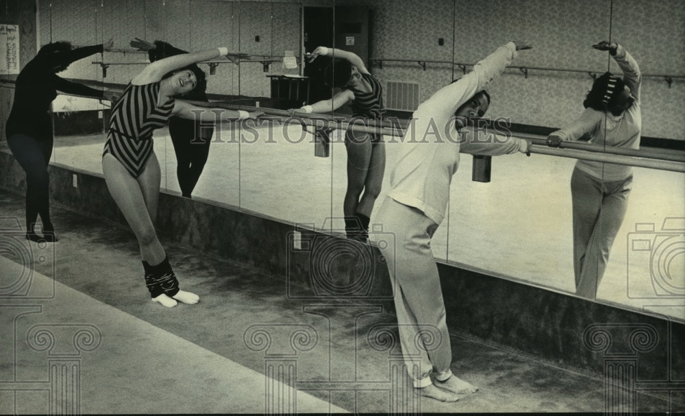 1984 Fitness buffs work out at Olympic Resort in Oconomowoc - Historic Images