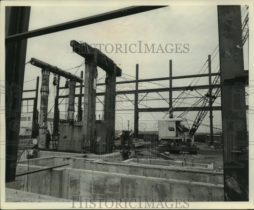 1956 Harnischfeger Corporation Construction Site erecting pillars-Historic Images