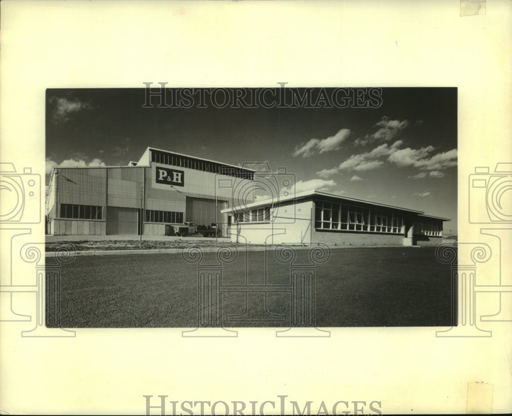 1963 Press Photo P&amp;H Plant in Melbourne Austrailia Part of Harnischfeger Corp.-Historic Images
