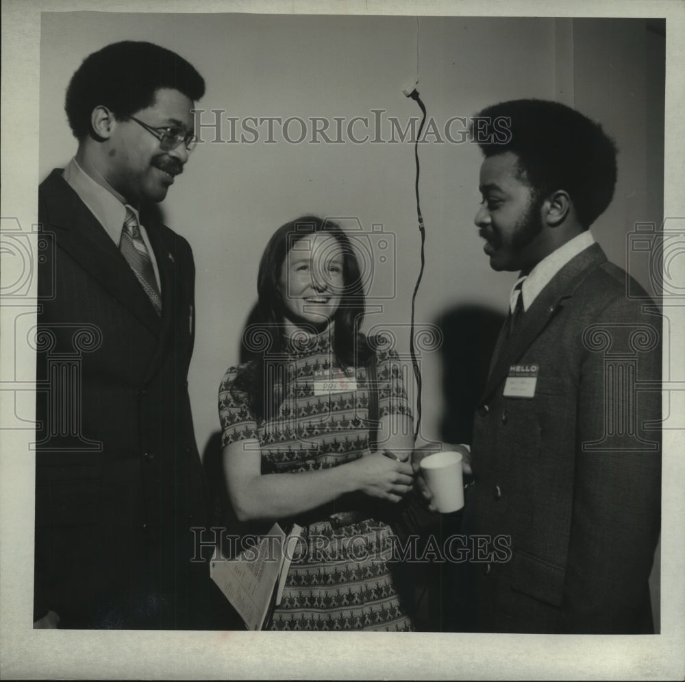 1972 Press Photo William Gowins (L) &amp; Morris Johnson (R), Racine Urban League - Historic Images