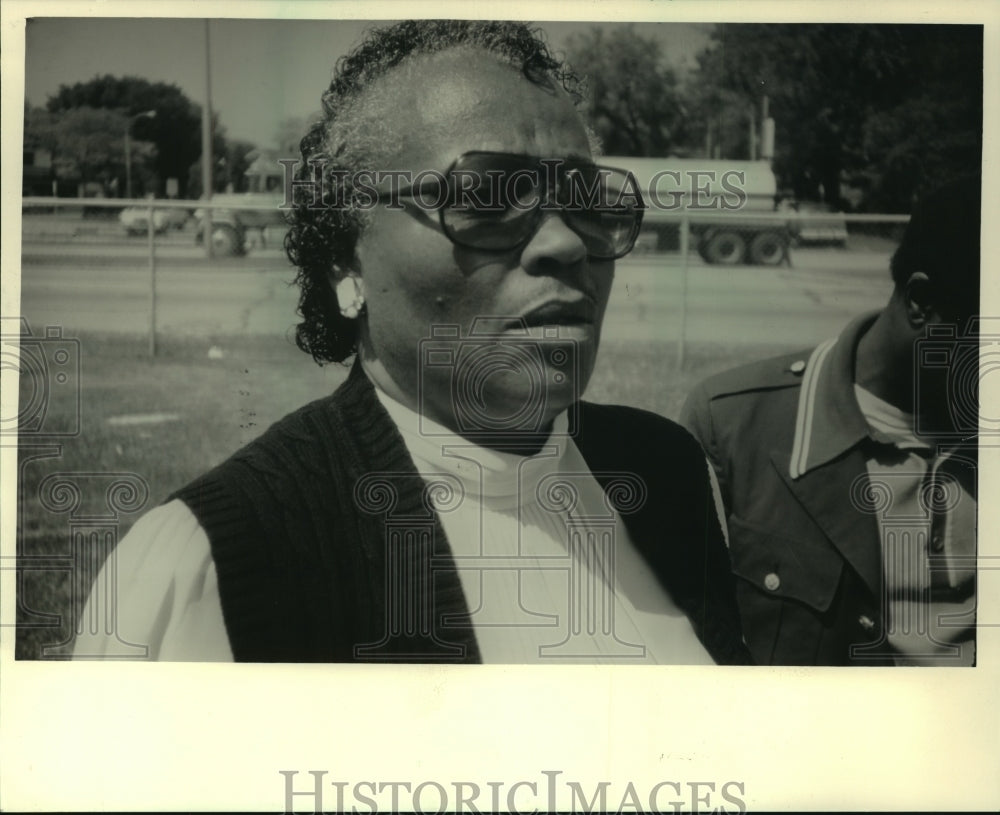 1987 Myrtha Johnson, mother of first Milwaukee black killed, Vietnam-Historic Images