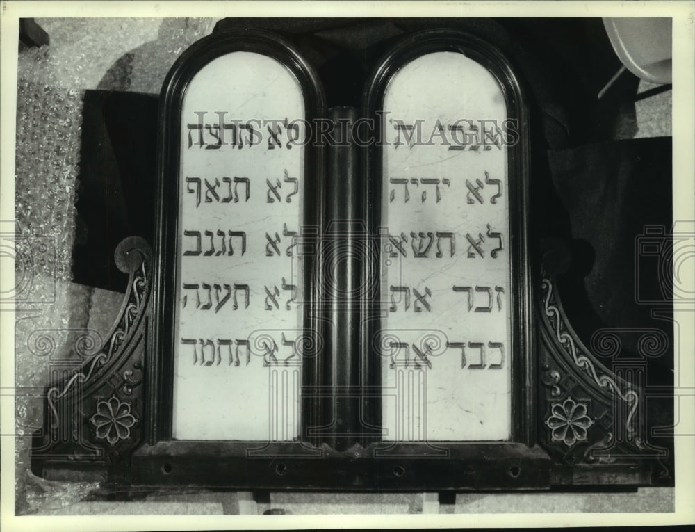 1993 marble tablets of the Ten Commandments, Beth Israel in Glendale - Historic Images