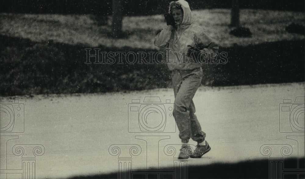 1988 Cynthia Christiansen running in the snow, Concord Dr, Milwaukee-Historic Images