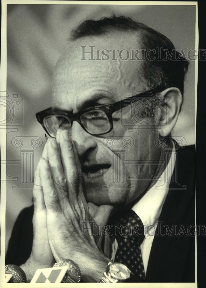 1978 Press Photo Alfred Kahn talking about inflation on NBC-TV, Washington. - Historic Images