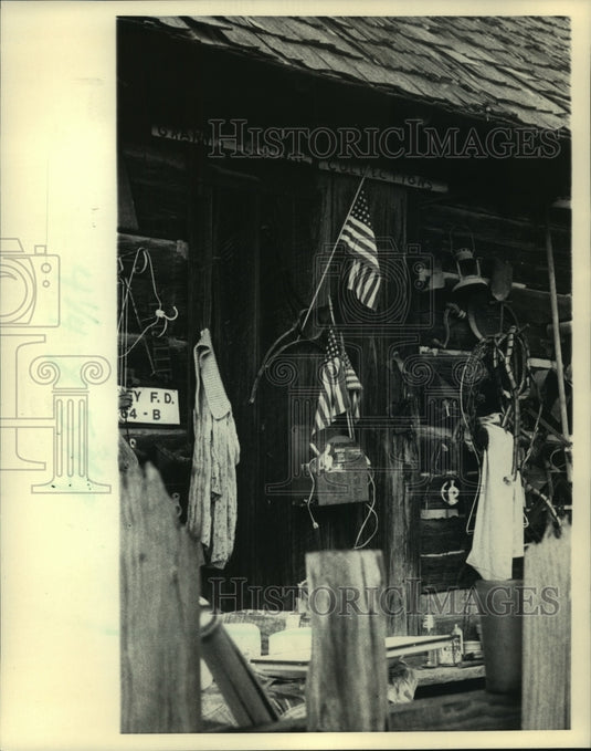 1983 Granny's Junkcology has more than 2,200 flags - Historic Images