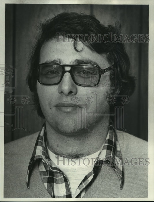 1974 Arnold Peltz, Vice President of Peltz Bros. Waste Material Co. - Historic Images