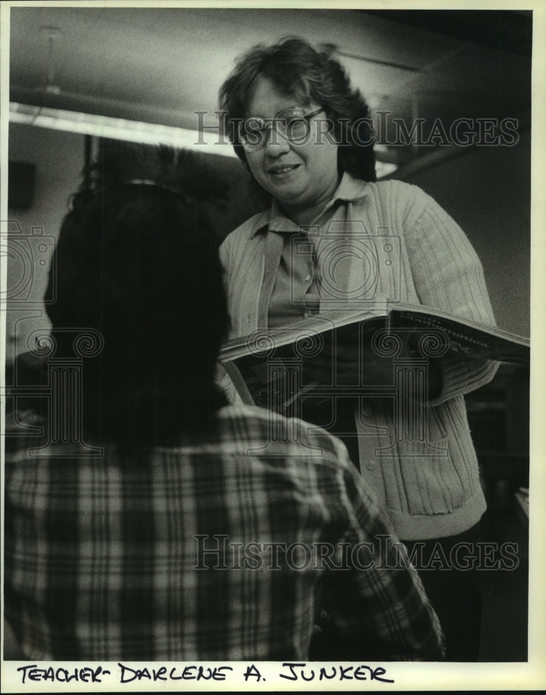 1983 Teacher Darlene Junker with Hartford Avenue School student, Wis - Historic Images