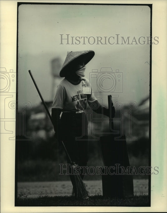 1986 Metro Manila aid worker, Philippines-Historic Images