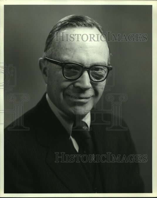 1972 Press Photo Ralph M. Jerskey, Bath Industries, Inc. Milwaukee, Wisconsin-Historic Images