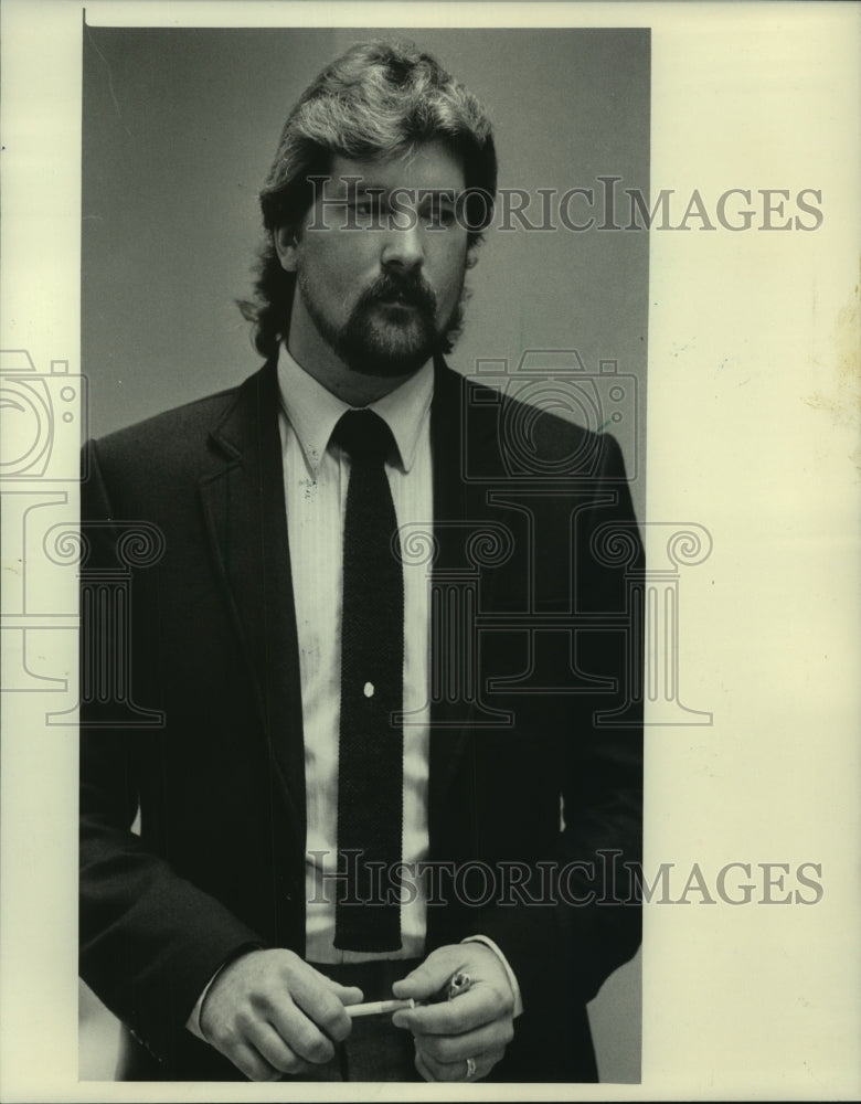 1985 Press Photo Waukesha Police officer Peter Jungbluth - mjb84930 - Historic Images