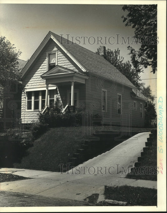 1993 Three Bedroom Bungalow In Bay View - Historic Images