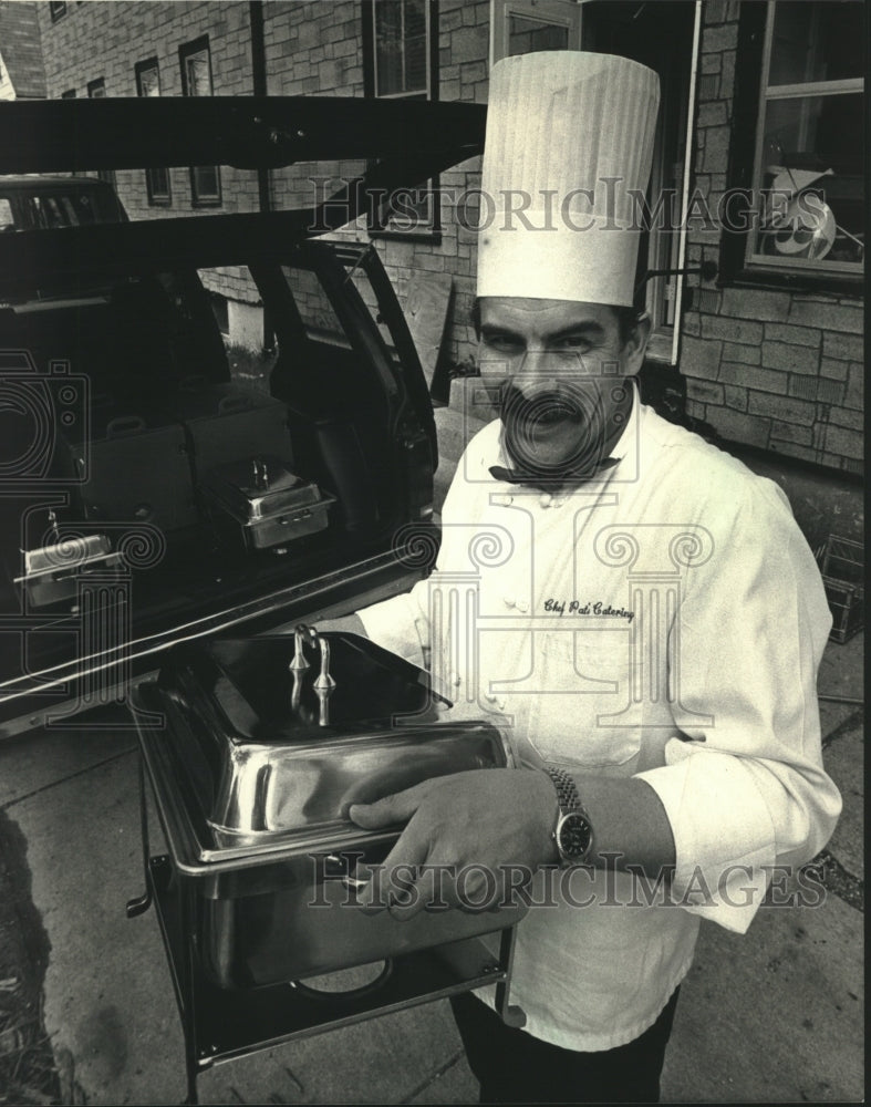 1988 Press Photo Pat Houlehen of Chef Pat's Catering, Milwaukee - mjb85039 - Historic Images