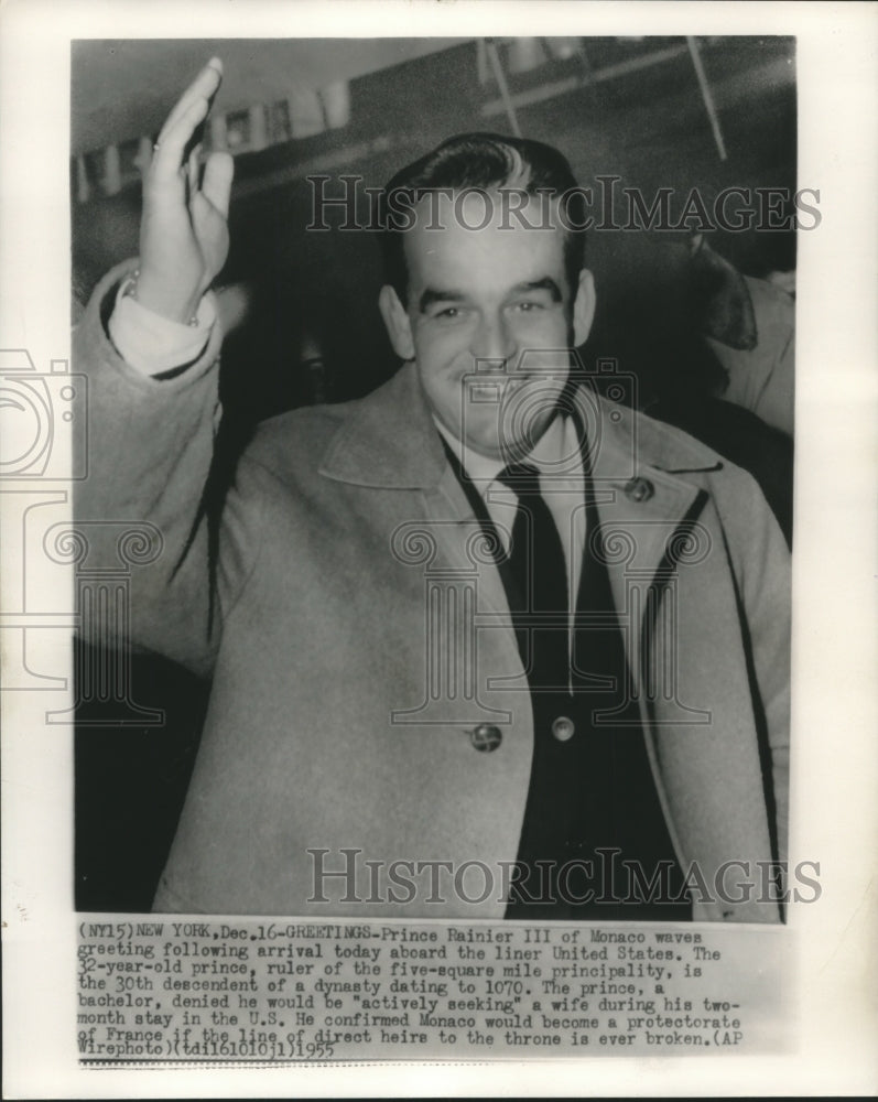 1955 Press Photo Prince Rainier III of Monaco arrives in New York. - mjb85523-Historic Images