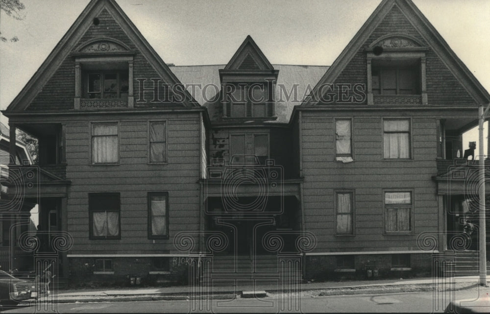 1978 Community group wants condemnation of this building, Milwaukee - Historic Images