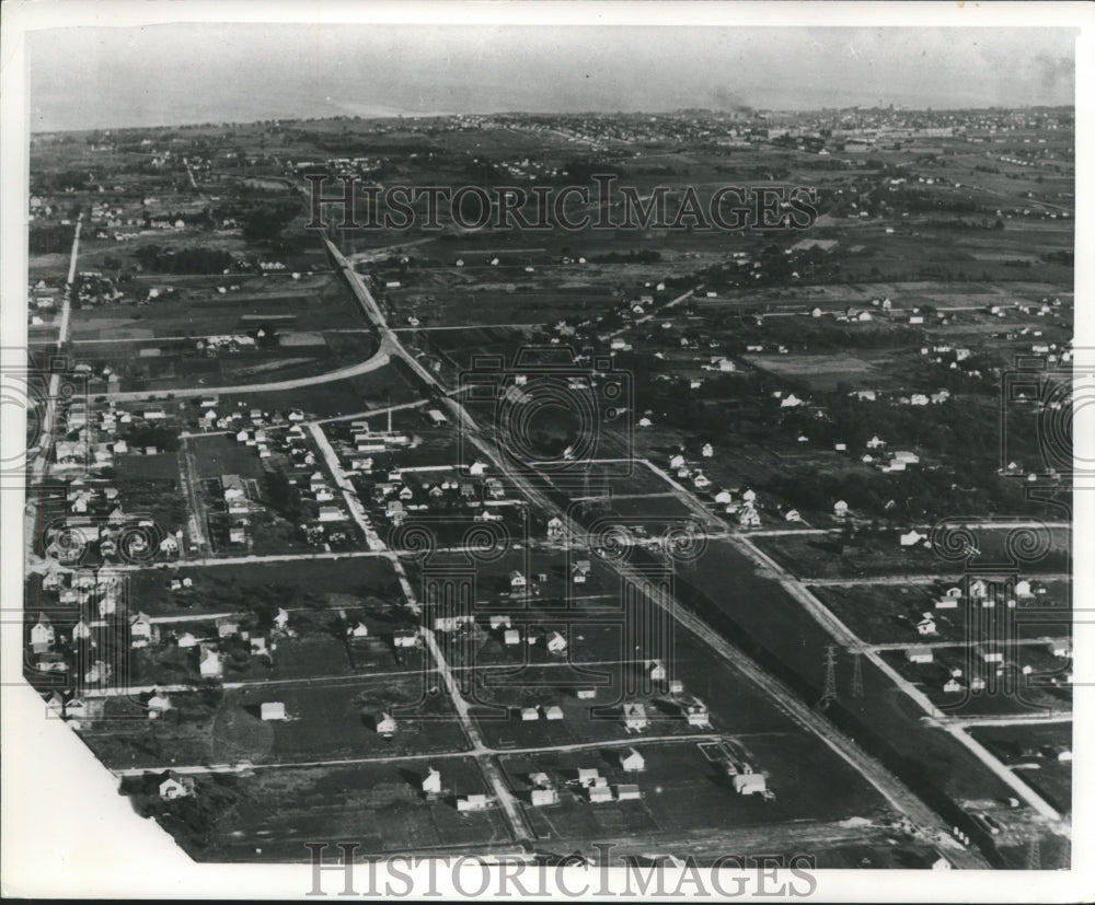 1927 Aerial view of a section of tow of Lake, suburb of Milwaukee - Historic Images