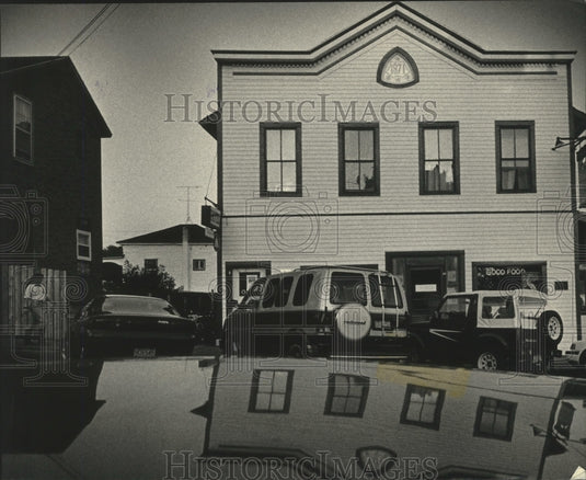 1992 121-year-old Trempealeau Hotel north of La Crosse-Historic Images