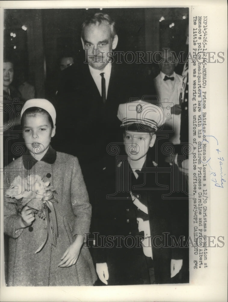 1965 Prince Rainier and children at a Christmas Reception, Monaco - Historic Images