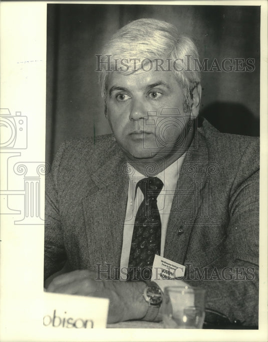 1984 Press Photo Joseph Robison, Milwaukee, Professional Employees Union - Historic Images