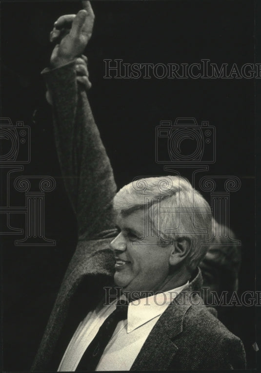 1990 Press Photo Joe Robison, Shorewood, Del Harris look-alike winner - Historic Images