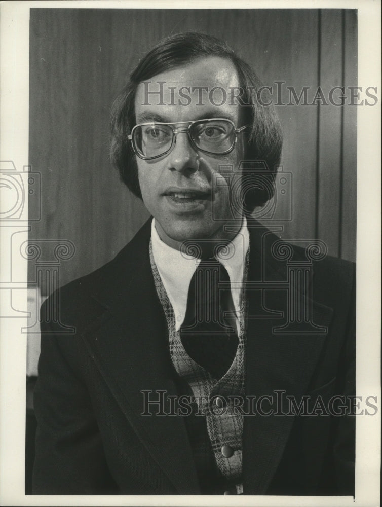 1974 Press Photo James Rudd - Public defenders staff, children&#39;s court center - Historic Images
