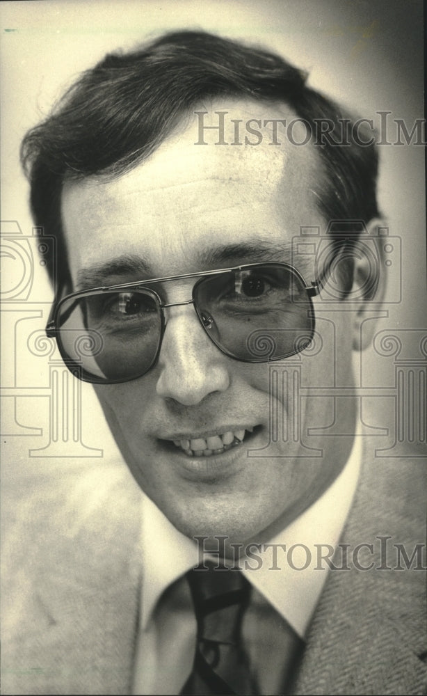 1987 Press Photo Professional Career Counselor Herbert Rudd, Wisconsin - Historic Images