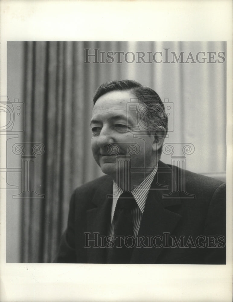 1974 Press Photo Milton Kassner, Wisconsin Telephone Co. VP for Revenue - Historic Images