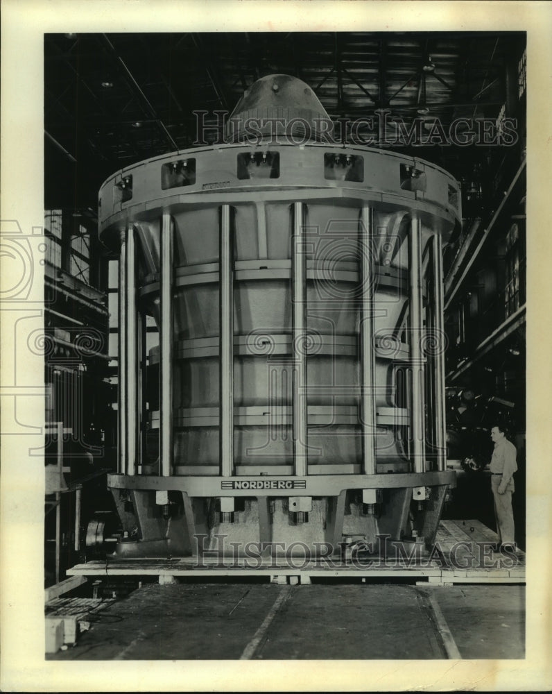 1965 Press Photo A Nordberg 60" - 102" Primary Gyratory Crusher used in mining.- Historic Images