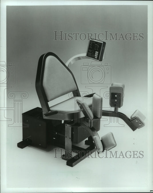 1987 A Paramount exercise machine for inner and outer thighs.-Historic Images