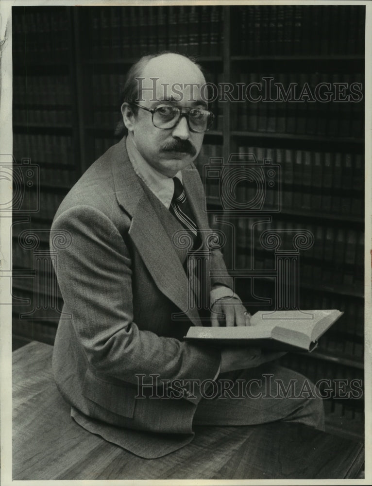 1978 Reverend James Schaefer, assistant district attorney-Historic Images