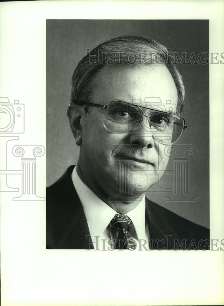 1993 Bob Siewert, Vice President, Information Systems, Waukesha - Historic Images